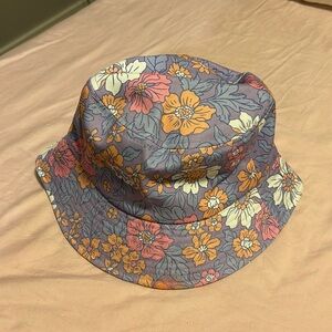 Flower bucket hat new never worn